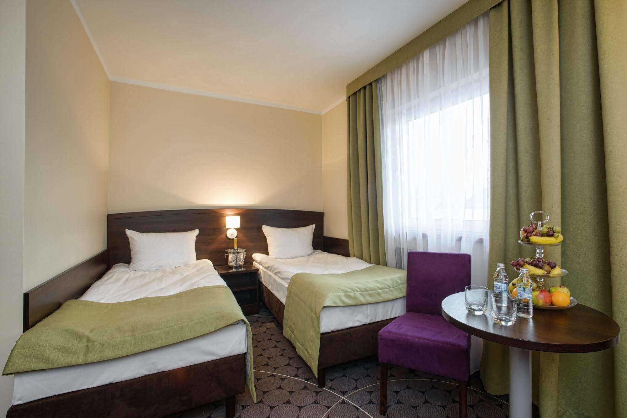 Aparthotel Travel Cracovie Extérieur photo